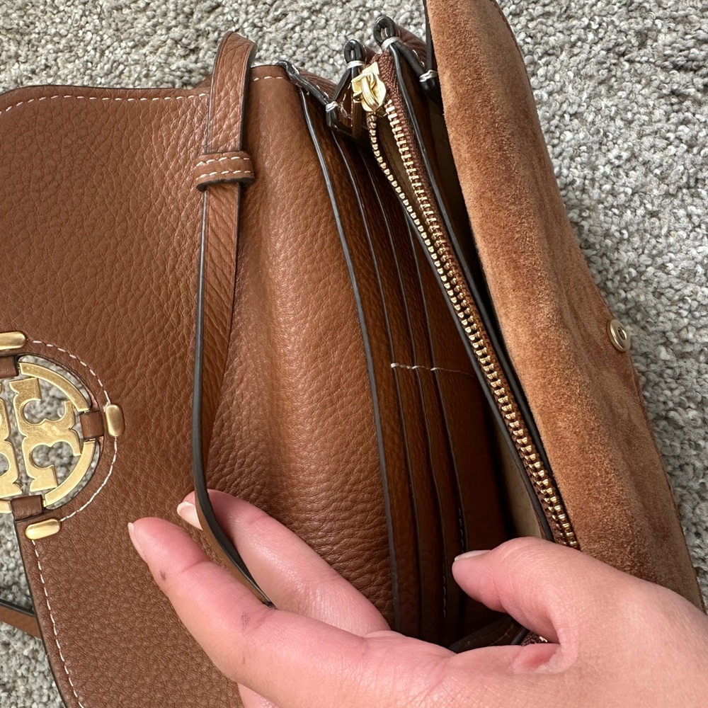 Tory Burch Tan Leather Crossbody Bag with Gold Accent - Picture 6 of 10